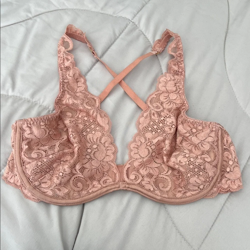 We are HAH • 2 timer lace cross back bra - Picture 2 of 4